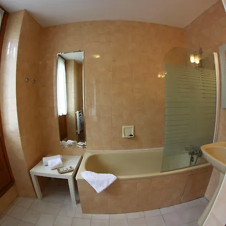 & Spa Bellevue